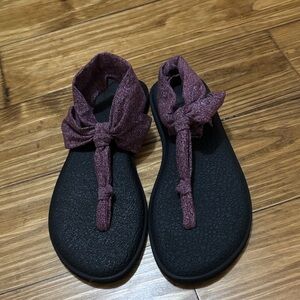 Sanuk Sling Ella Sandals Women’s Size 9, never worn